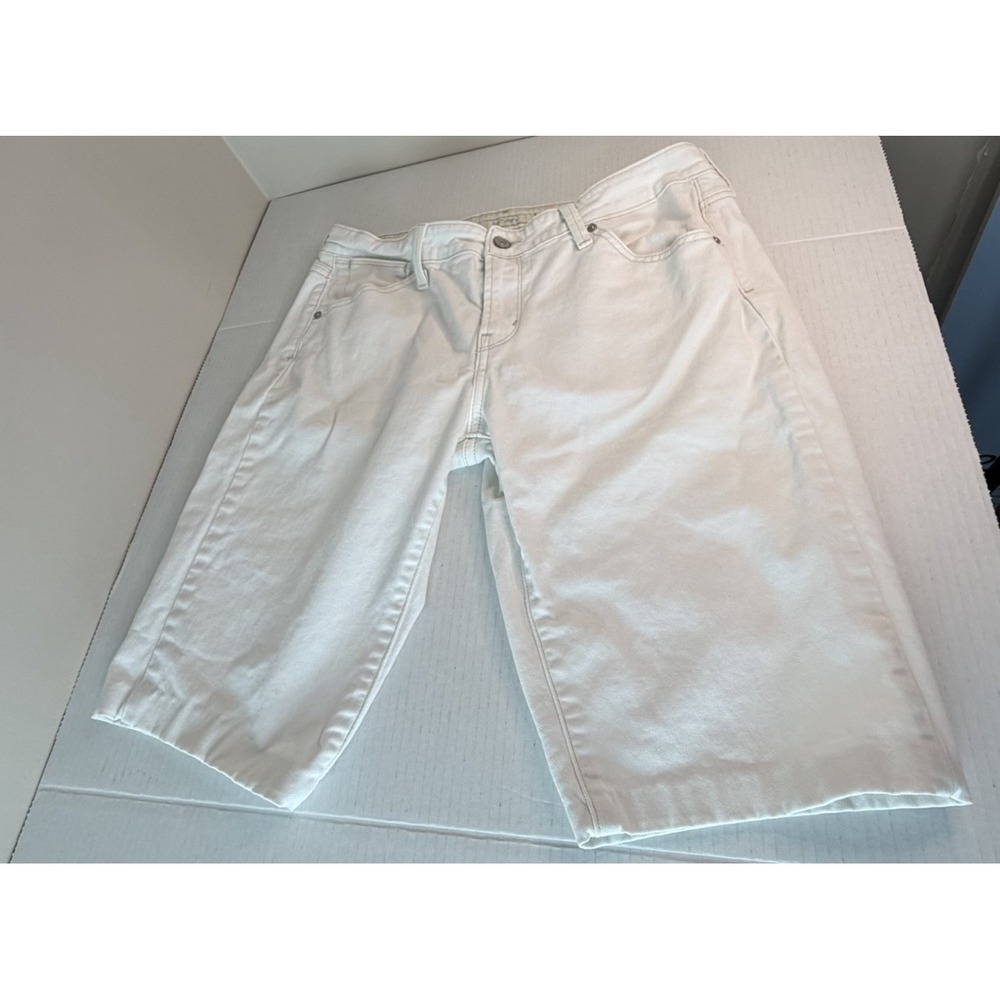 Levi's 545 White Jean Shorts Womens Size 12 Relaxed Fit Mid Rise Bermuda